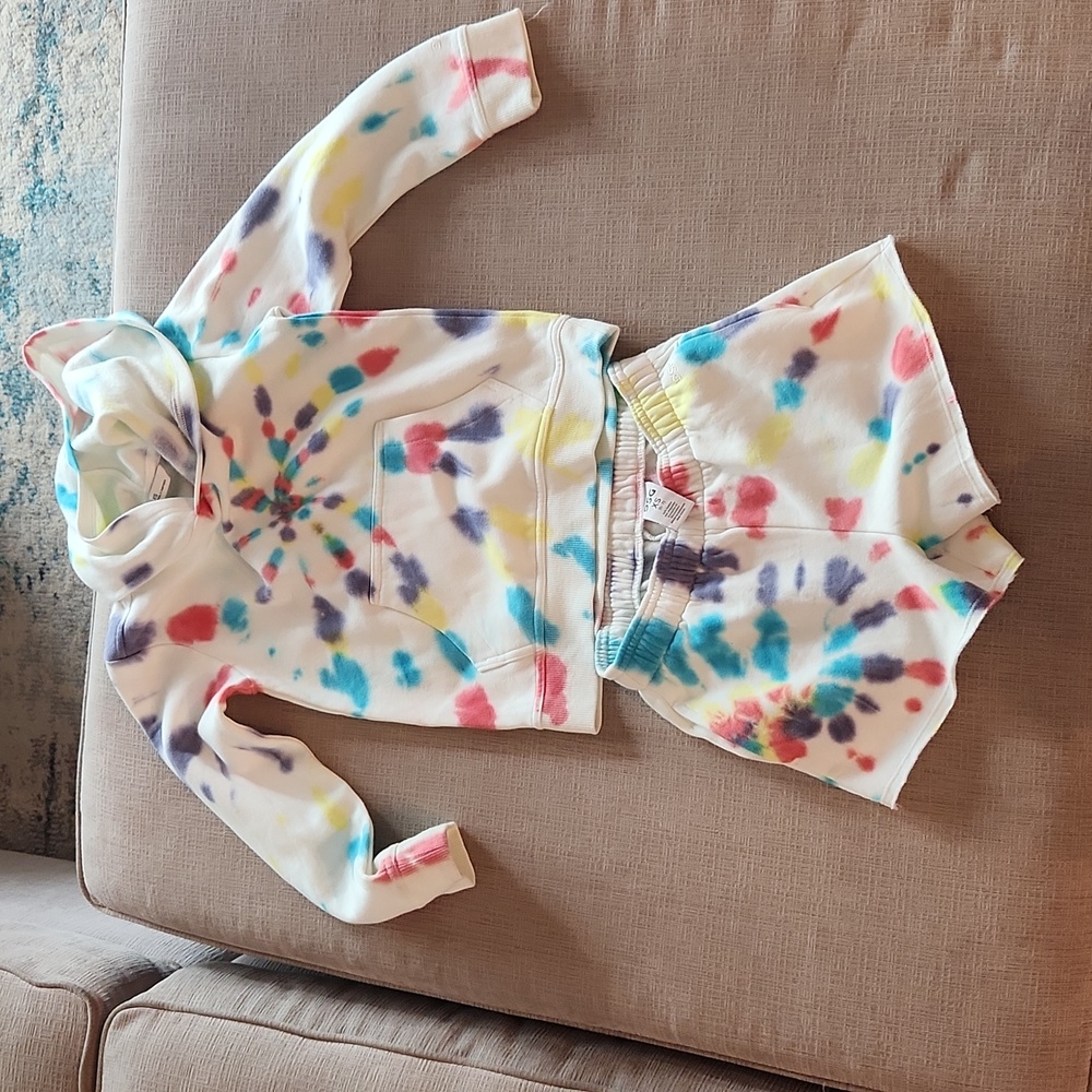DSG Short/Sweatshirt outfit - Like New!